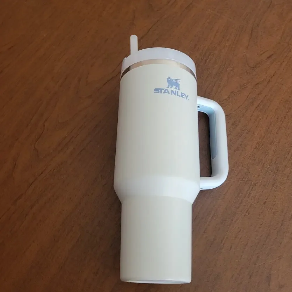 Stanley quencher tumbler